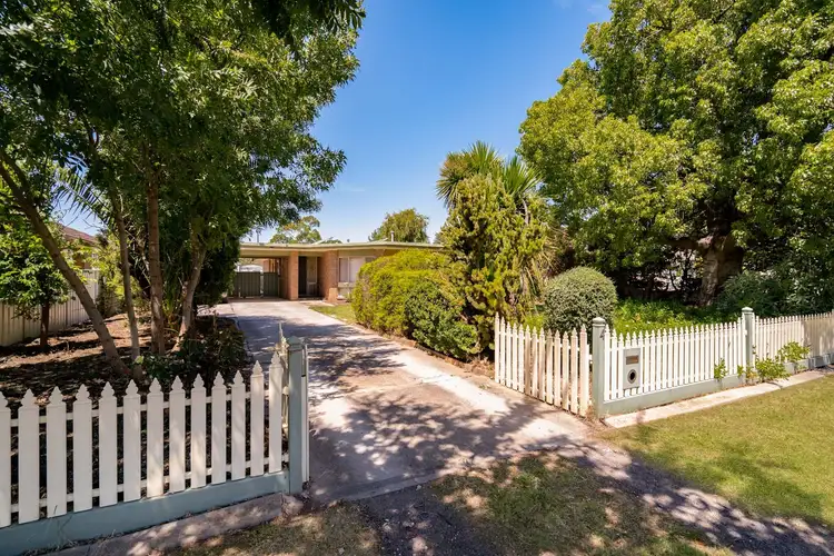 4 Priest Street, White Hills VIC 3550