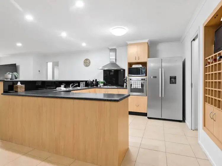Fifth view of Homely house listing, 24 Julie Court, Langwarrin VIC 3910