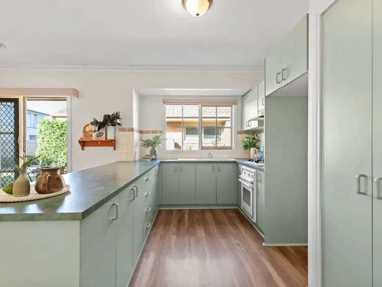 Fifth view of Homely unit listing, 4/28 Waterloo Place, Mornington VIC 3931