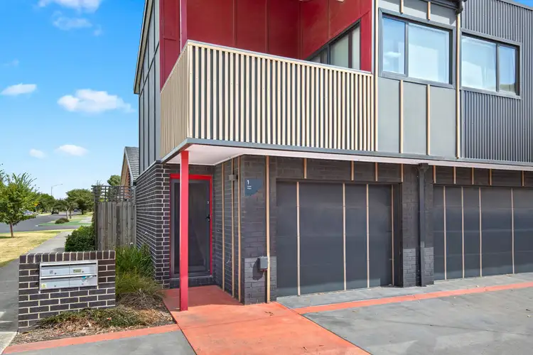 1 Vinall Place, Sunshine West VIC 3020