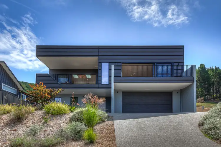 34 Mountain Mist Drive, Bright VIC 3741