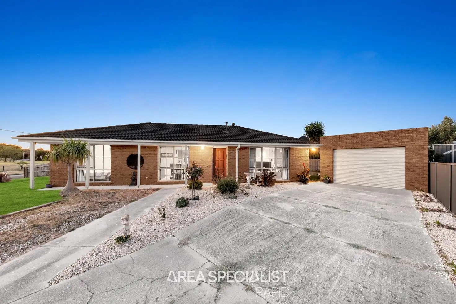 Main view of Homely house listing, 18 Michelle Drive, Hampton Park VIC 3976