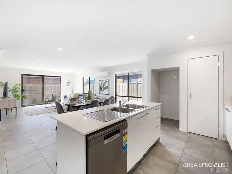 Fourth view of Homely house listing, 15 Ravine Place, Thornhill Park VIC 3335