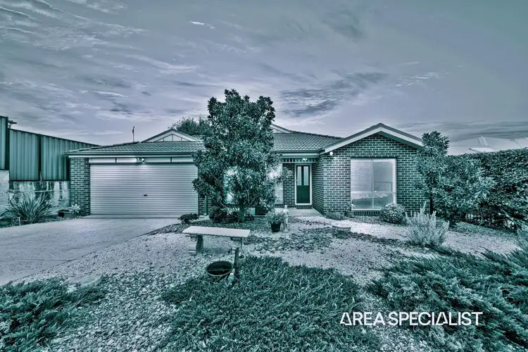 3 Adrian Drive, Pakenham VIC 3810
