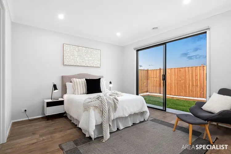 Sixth view of Homely house listing, 27 Shanti Circuit, Werribee VIC 3030