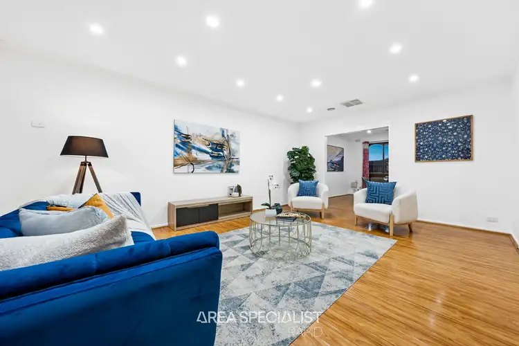 Fifth view of Homely house listing, 8 Fenfield Street, Cranbourne VIC 3977
