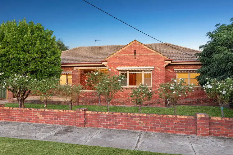 1 Margaret Crescent, Flora Hill VIC 3550