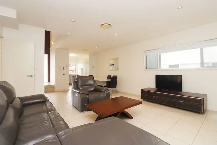 5/136 Pulgul Street, Urangan QLD 4655