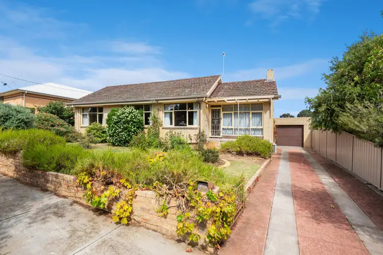 77 Lowndes Street, Kennington VIC 3550