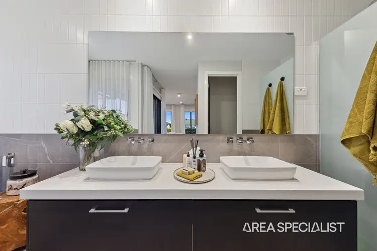 Fifth view of Homely house listing, 1 King Parrot Boulevard, Drouin VIC 3818