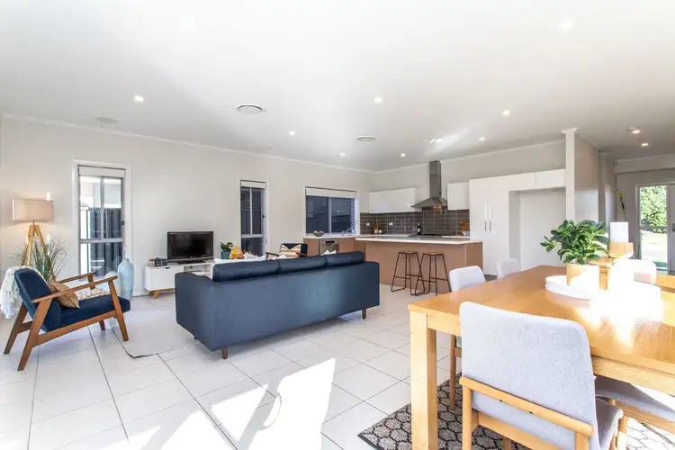 25 Sunrise Terrace, Glenmore Park NSW 2745