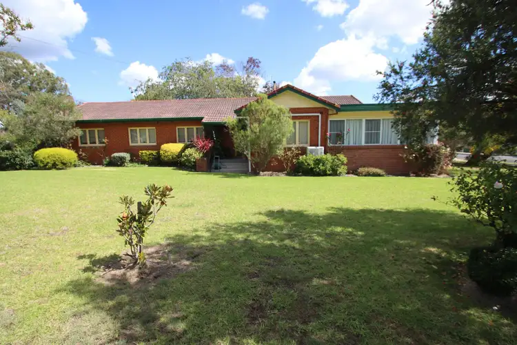 74 Wood Street, Tenterfield NSW 2372