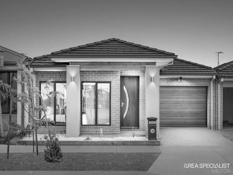 62 Huntingfield Street, Thornhill Park VIC 3335