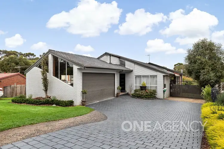 Second view of Homely house listing, 3 De Lisle Avenue, Sunbury VIC 3429