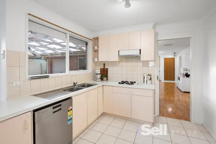 Fifth view of Homely house listing, 8 Lindenow Court, Cranbourne North VIC 3977