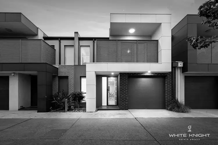 Main view of Homely townhouse listing, 2/100 Capesthorne Drive, Derrimut VIC 3026