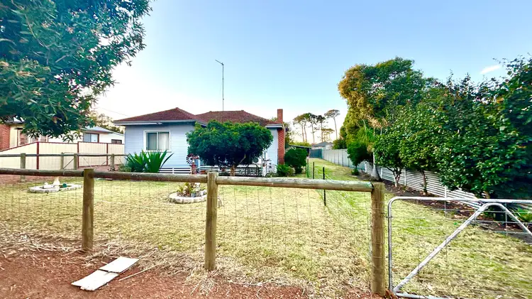 14 McLarty Street, Waroona WA 6215