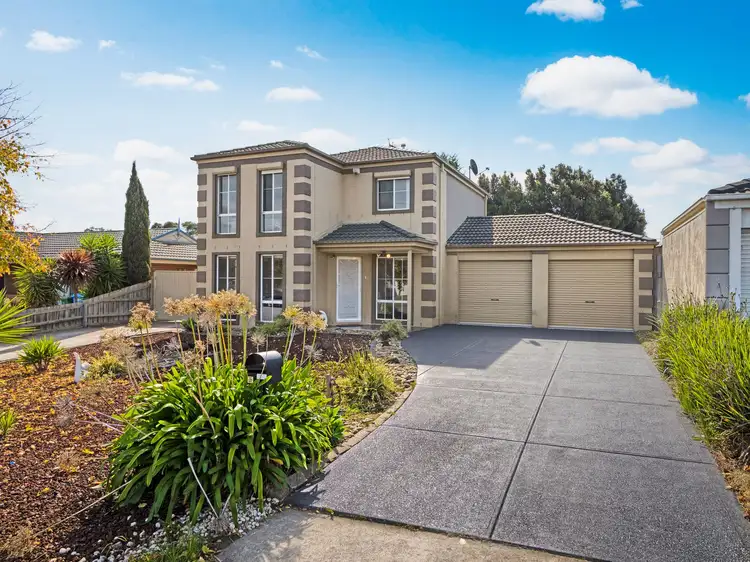 10 Helmsdale Court, Cranbourne West VIC 3977