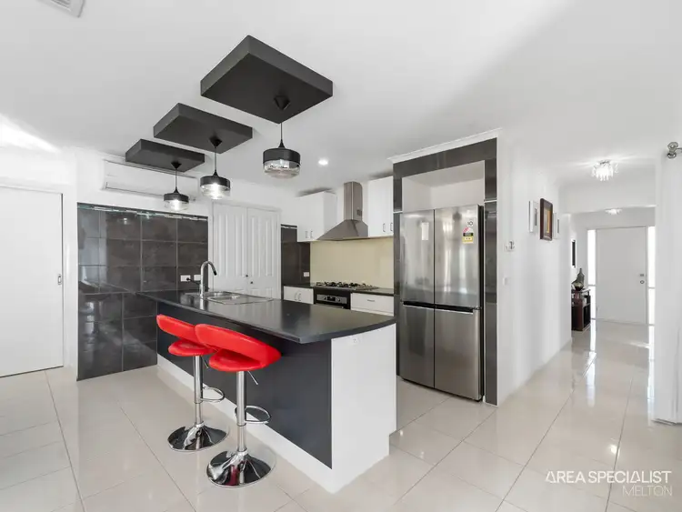 Seventh view of Homely house listing, 6 Pangbourne Avenue, Harkness VIC 3337