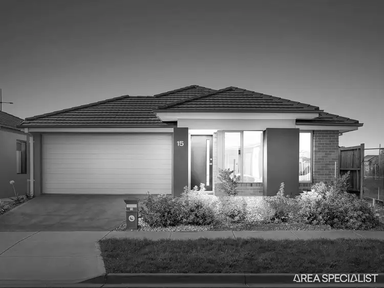 15 Mehma Street, Thornhill Park VIC 3335