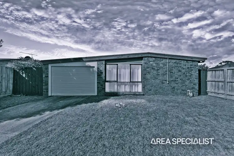 27 Kingston Avenue, Pakenham VIC 3810