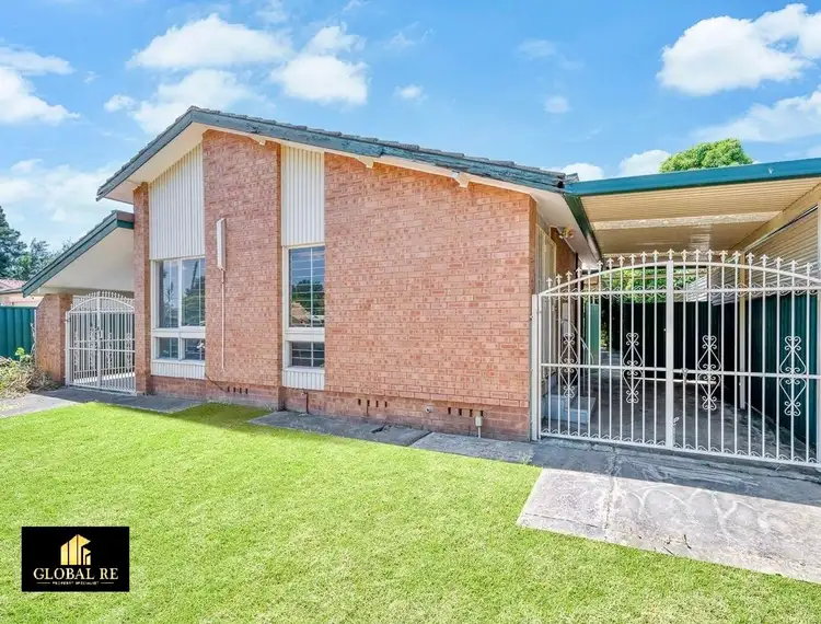 16 Caulfield Crescent, St Johns Park NSW 2176