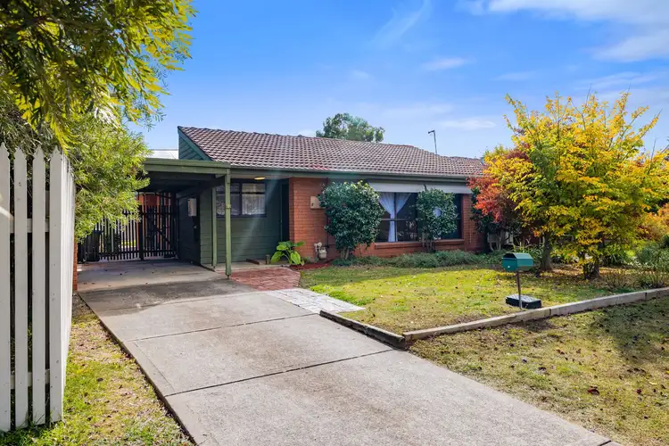 8 Euroka Street, Narrabundah ACT 2604
