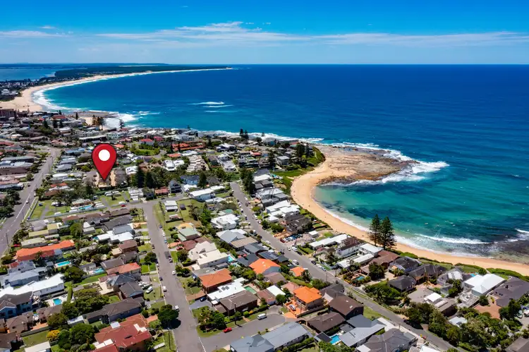 Third view of Homely townhouse listing, 5/160-162 Ocean Parade, Blue Bay NSW 2261
