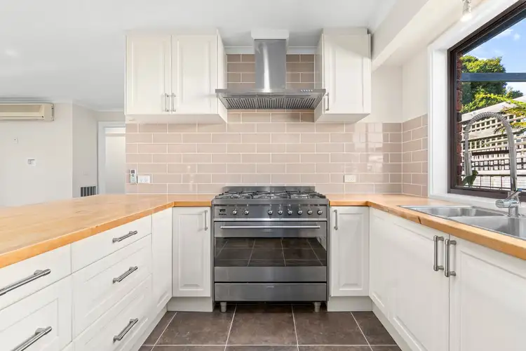 Fifth view of Homely house listing, 16 Parslow Court, Traralgon VIC 3844