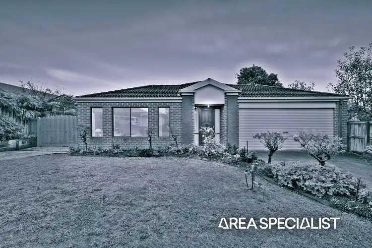 2 Pioneers Crescent, Pakenham VIC 3810