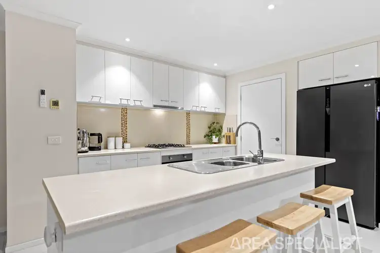 Fifth view of Homely house listing, 19 Alexandra Mews, Langwarrin VIC 3910