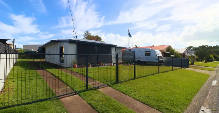 33 Limpus Street, Urangan QLD 4655