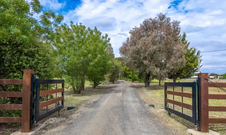 1270 Riddell Road, Sunbury VIC 3429