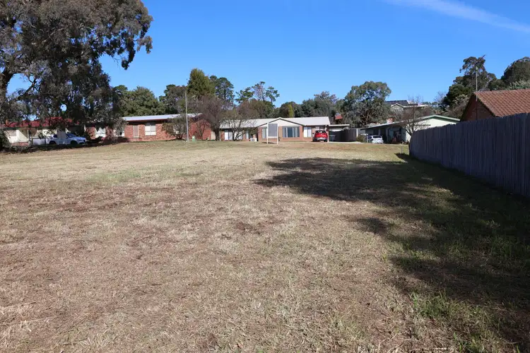 21 & 23 Shantalla Crescent, Yass NSW 2582