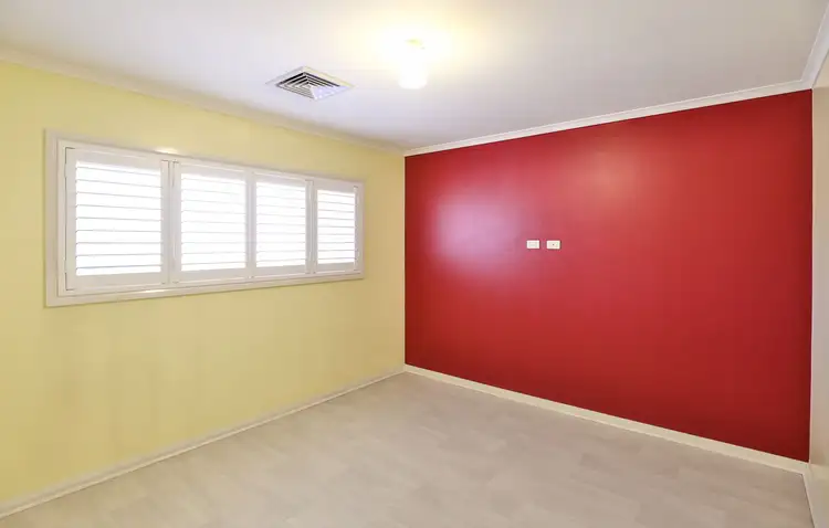 Fifth view of Homely house listing, 8 Eve Court, Mildura VIC 3500