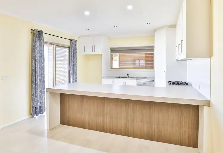 Sixth view of Homely house listing, 8 Eve Court, Mildura VIC 3500