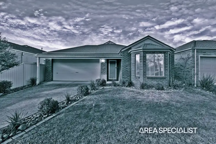 8 Ashwood Grove, Pakenham VIC 3810