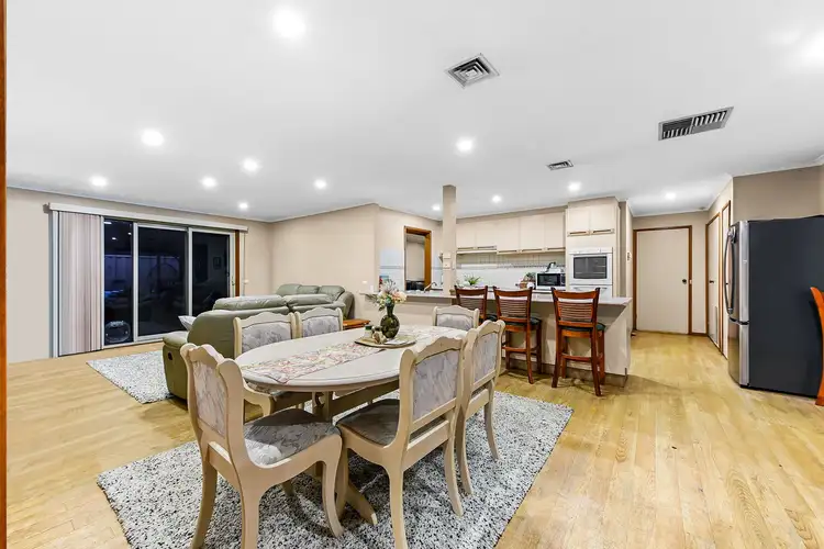 Sixth view of Homely house listing, 2 Thoonen Court, Keysborough VIC 3173