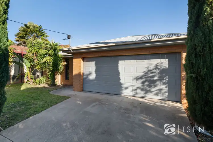 1/50 Hammer Street, Flora Hill VIC 3550