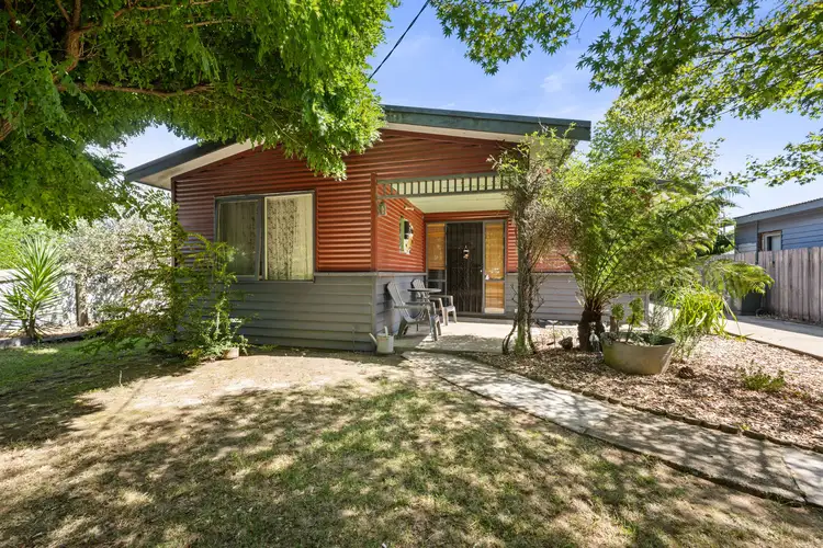 9 Bailey Street, Porepunkah VIC 3740