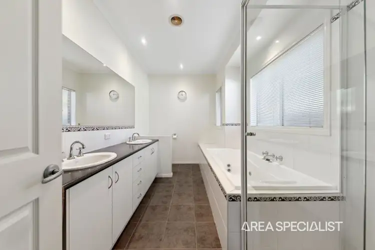 Fifth view of Homely house listing, 20 Banjo Paterson Drive, Pakenham VIC 3810