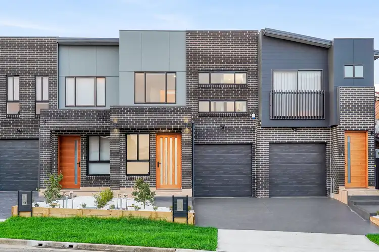 4/1 Sandown Cl, Casula NSW 2170