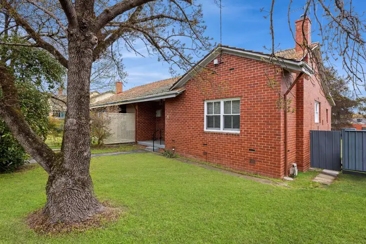 17 Churchill Avenue, Flora Hill VIC 3550