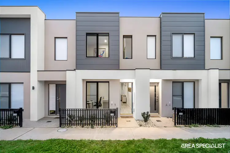 33B Odeon Avenue, Clyde North VIC 3978