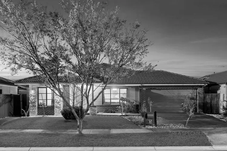 26 Firecrest Road, Manor Lakes VIC 3024