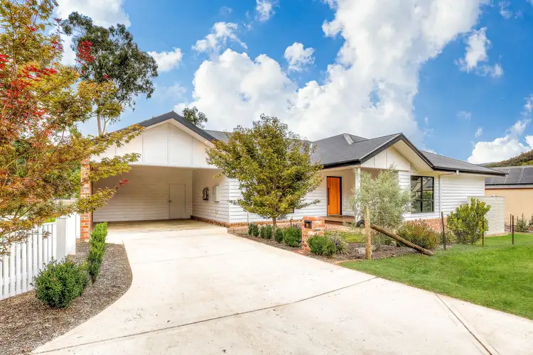 9 Stockman Drive, Bright VIC 3741
