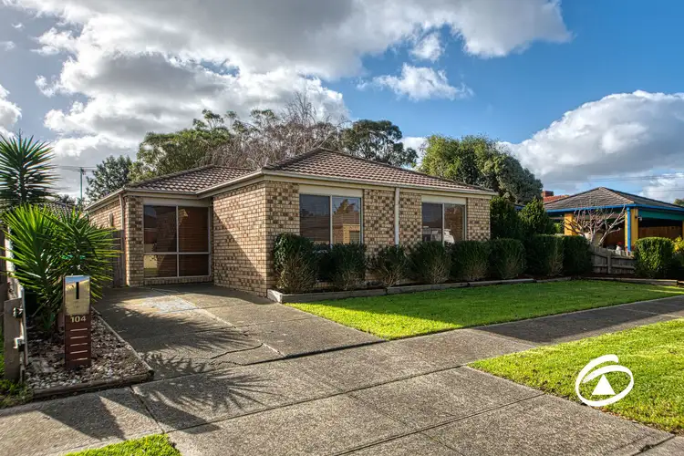 104 Scarborough Avenue, Cranbourne West VIC 3977