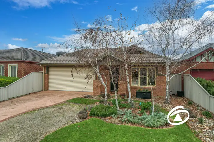 10 Stokes Green, Pakenham VIC 3810