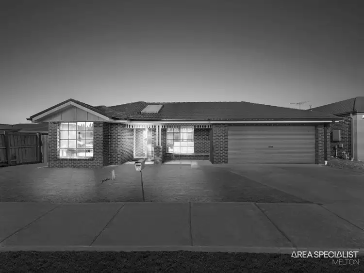 30 Spearfelt Street, Kurunjang VIC 3337