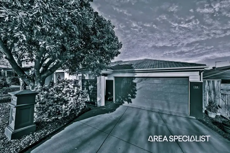 18 Kimberley Grove, Pakenham VIC 3810